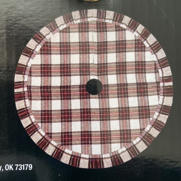 NEW THE CHRISTMAS SHOPPE RUSTIC PLAID TREE SKIRT - Picture 4 of 5